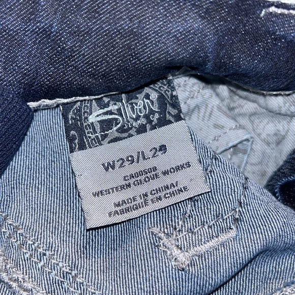 ❄️2/$10❄️Mid Skinny Silver Jeans - Picture 4 of 4